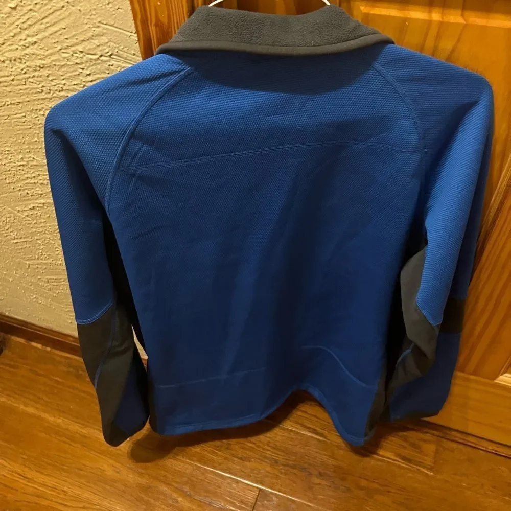 The North Face men’s size medium zip up jacket